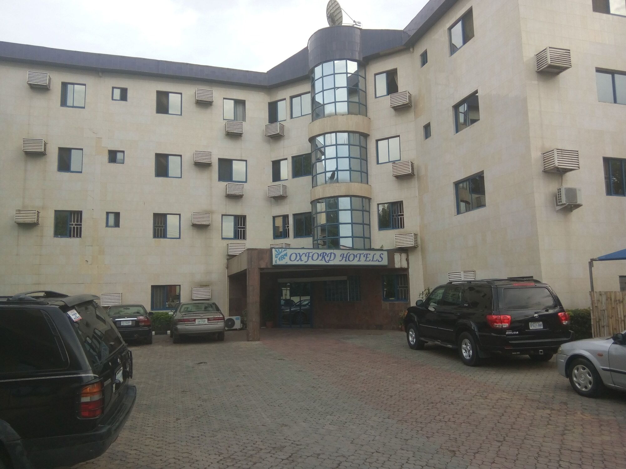 Oxford Hotel Abuja Wupa エクステリア 写真